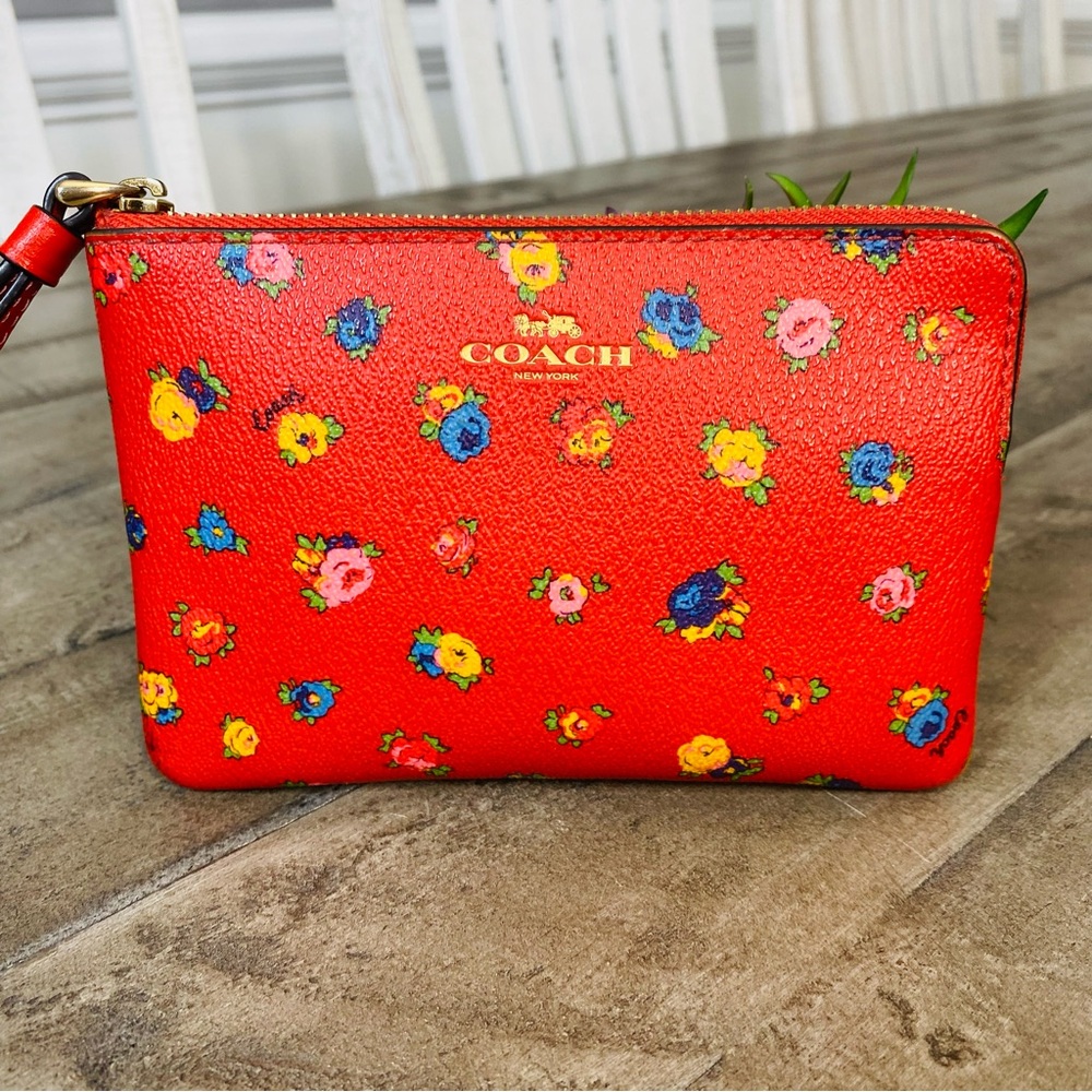 Coach Corner Zip Wristlet “Mini Vintage Rose Print" Clutch - Picture 2 of 9